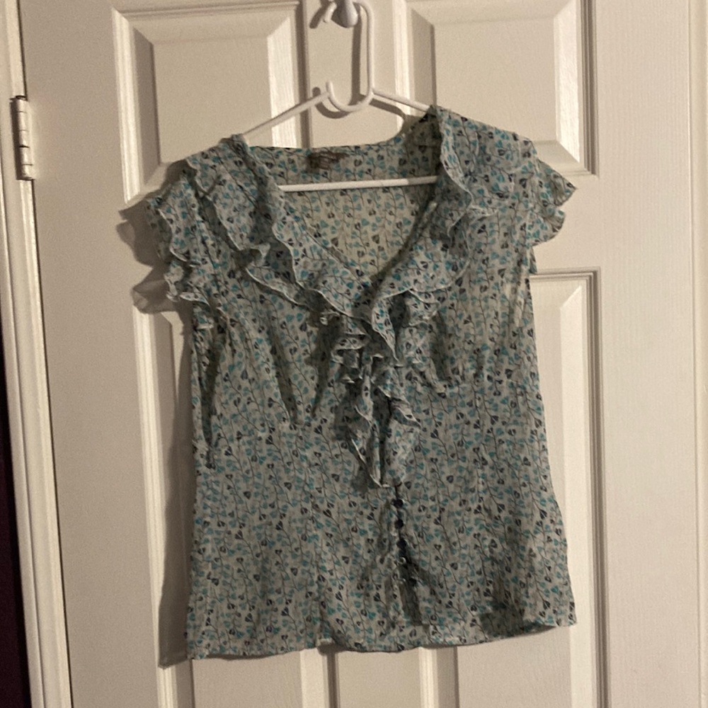 Very Flattering Sleeveless Ruffled Top, Cream with Teal and Blue Florals Size 14